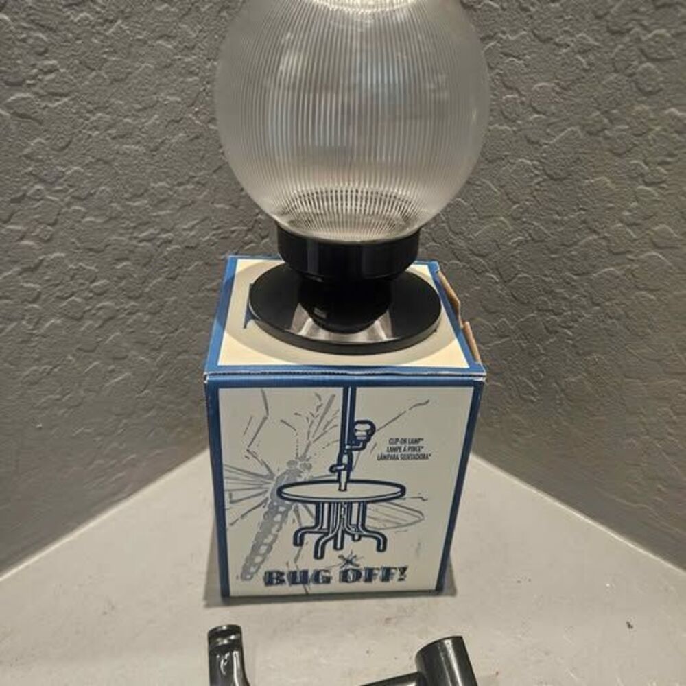 Bug Off! Tabletop or Patio Umbrella Mounting Outdoor Plastic Candleholder